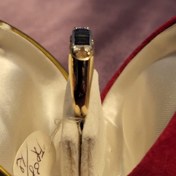 14K Gold Ring with saphire and diamonds - Picture 12 of 16